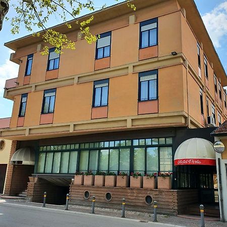 Hotel Perla Massa Lombarda ภายนอก รูปภาพ
