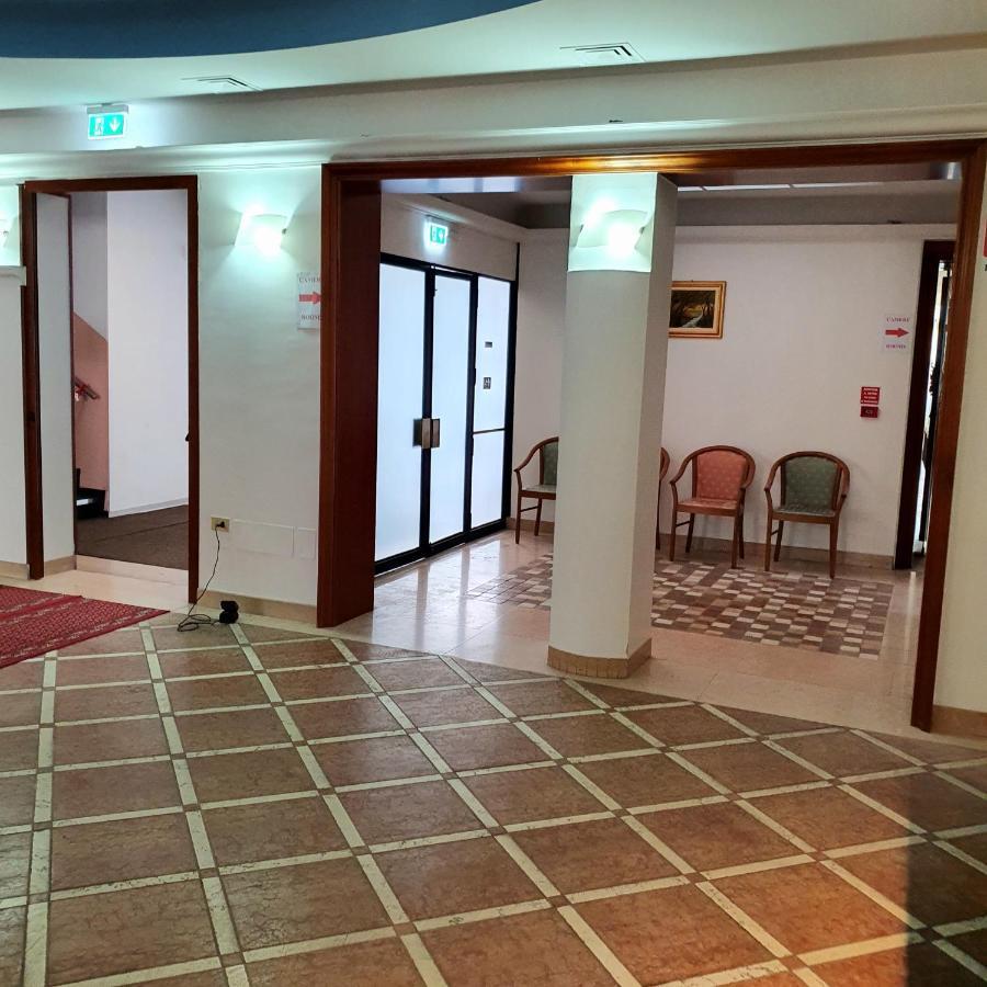 Hotel Perla Massa Lombarda ภายนอก รูปภาพ