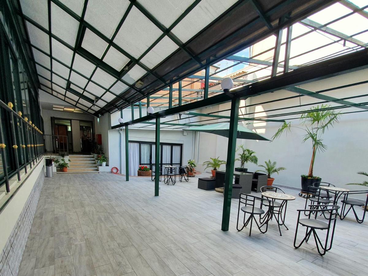 Hotel Perla Massa Lombarda ภายนอก รูปภาพ