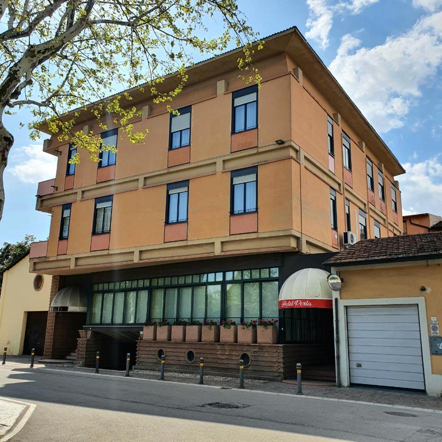 Hotel Perla Massa Lombarda ภายนอก รูปภาพ