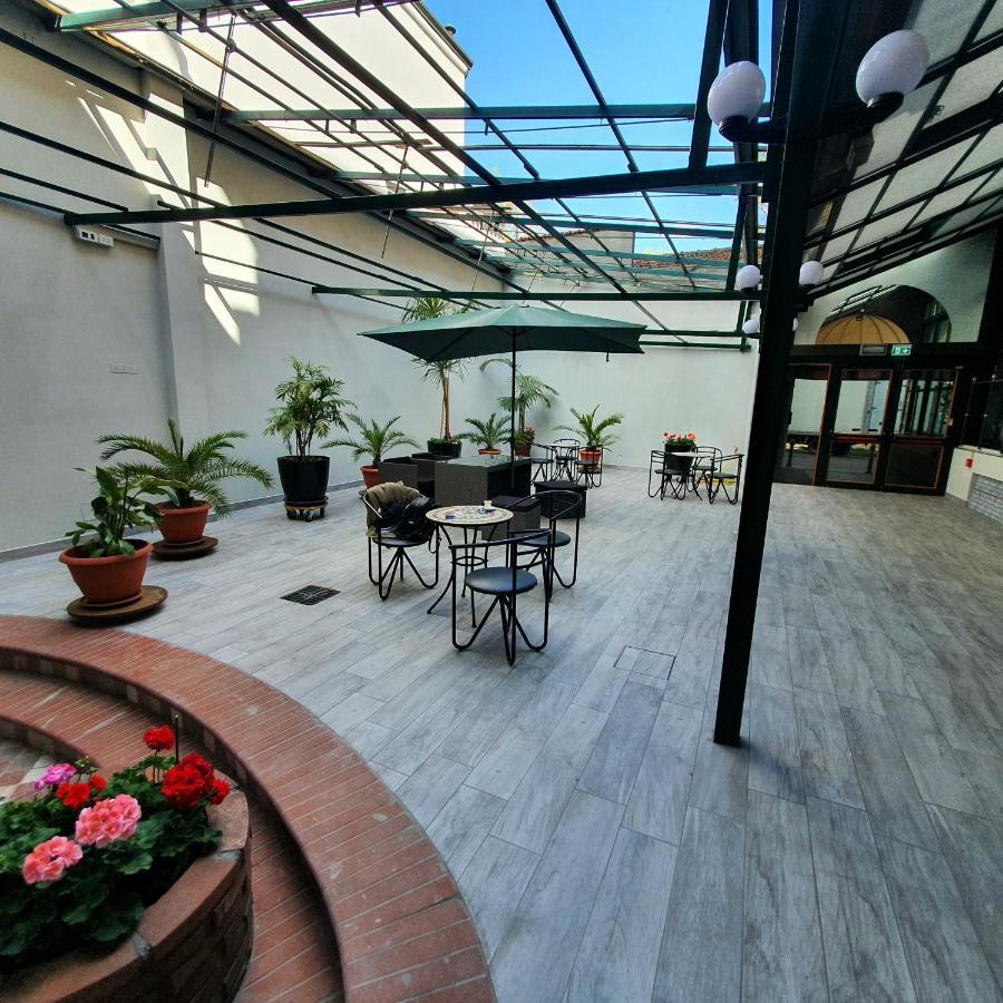 Hotel Perla Massa Lombarda ภายนอก รูปภาพ