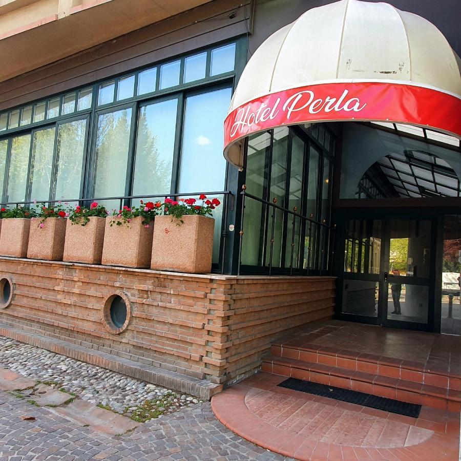 Hotel Perla Massa Lombarda ภายนอก รูปภาพ