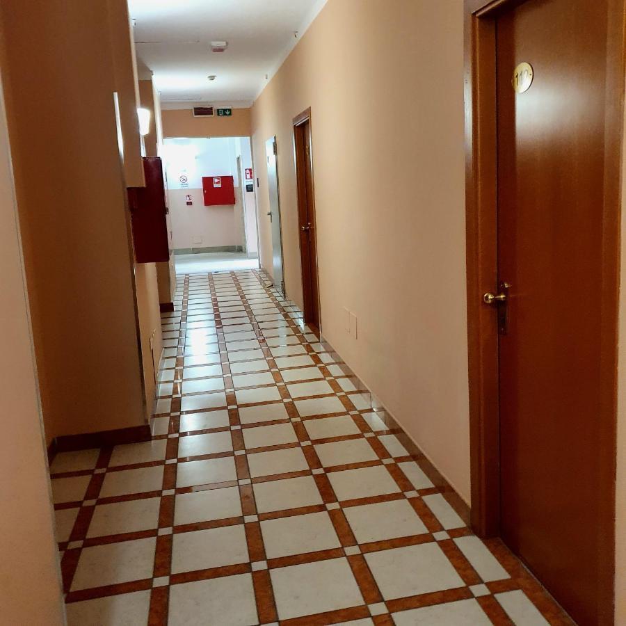 Hotel Perla Massa Lombarda ภายนอก รูปภาพ