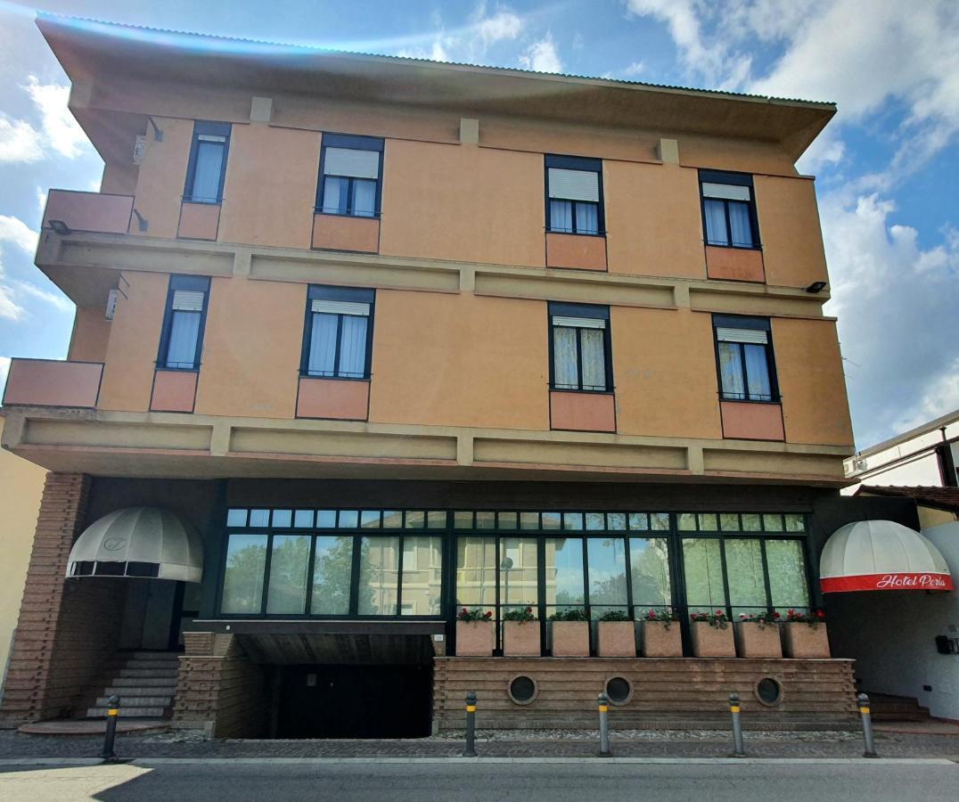 Hotel Perla Massa Lombarda ภายนอก รูปภาพ
