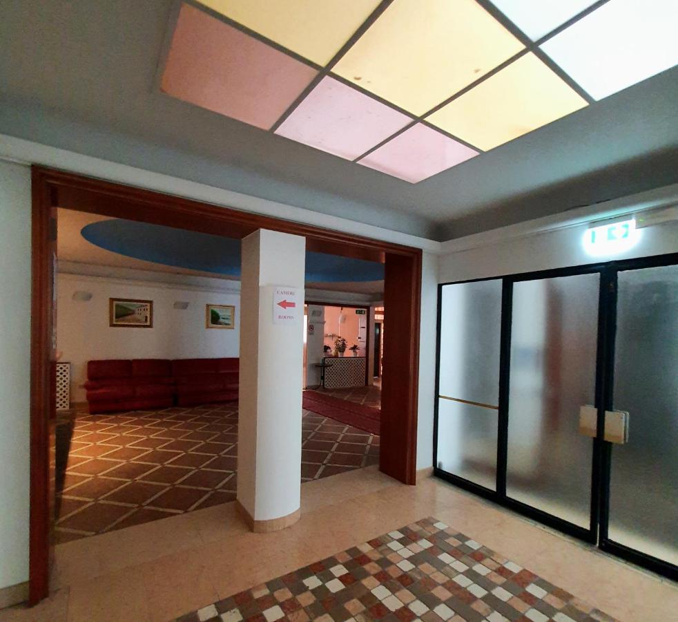 Hotel Perla Massa Lombarda ภายนอก รูปภาพ