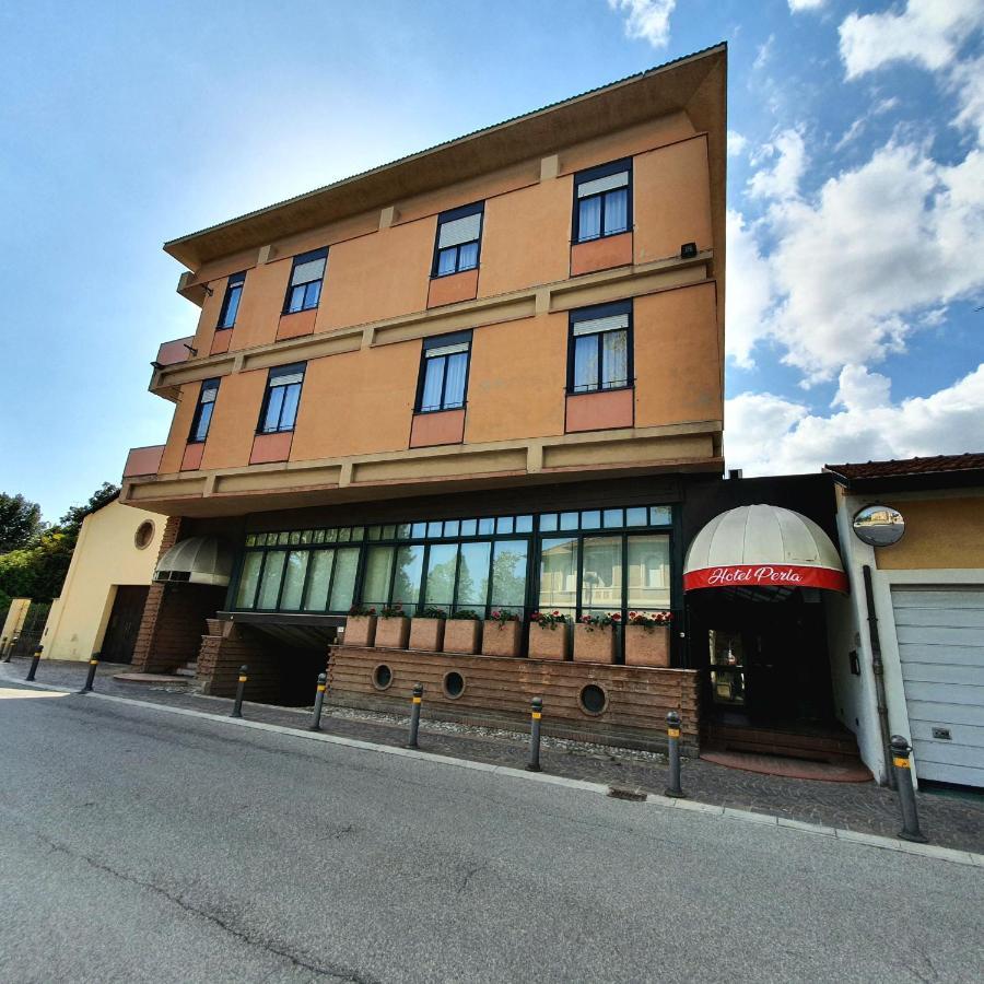 Hotel Perla Massa Lombarda ภายนอก รูปภาพ