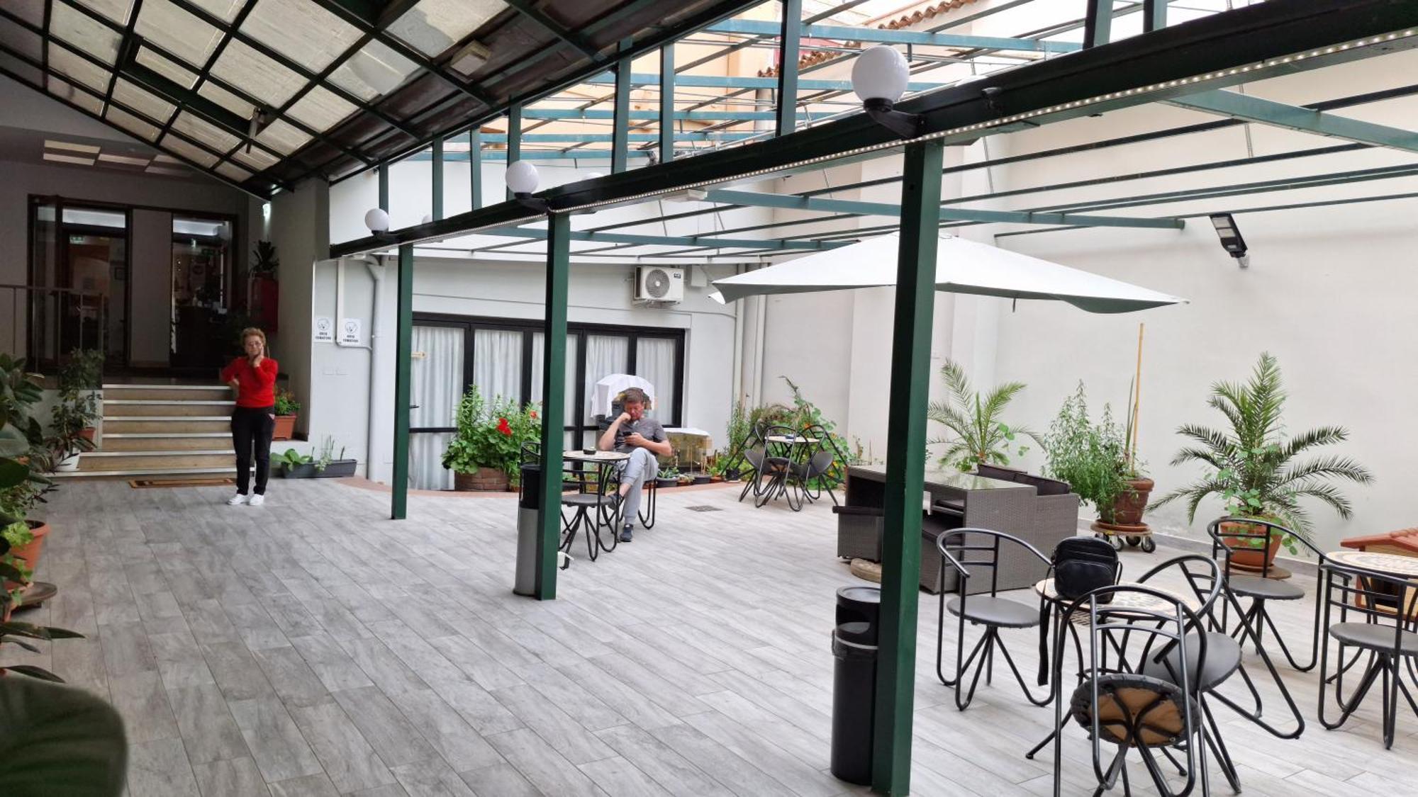 Hotel Perla Massa Lombarda ภายนอก รูปภาพ