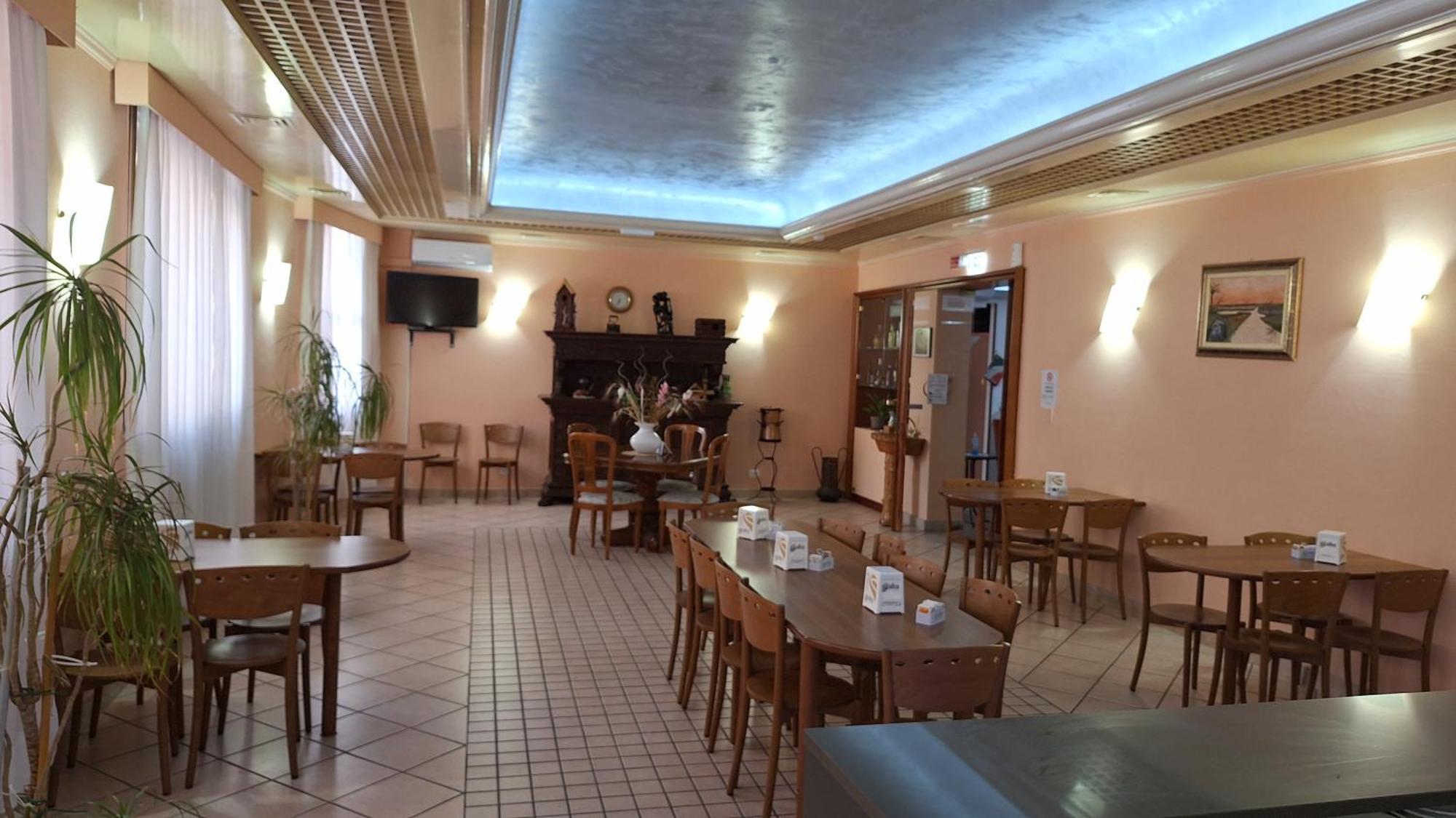 Hotel Perla Massa Lombarda ภายนอก รูปภาพ
